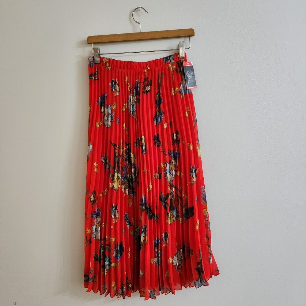 NWT Vince Camuto pleated midi skirt, red multi floral, size XS cottage core